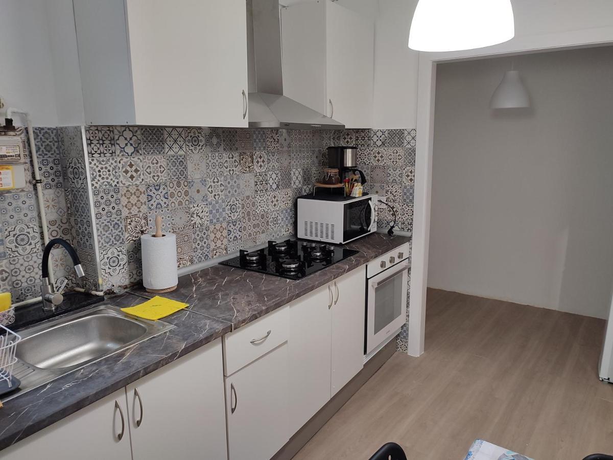 Recien Reformado En El Centro De Vilagarcia De Arousa. Apartment *